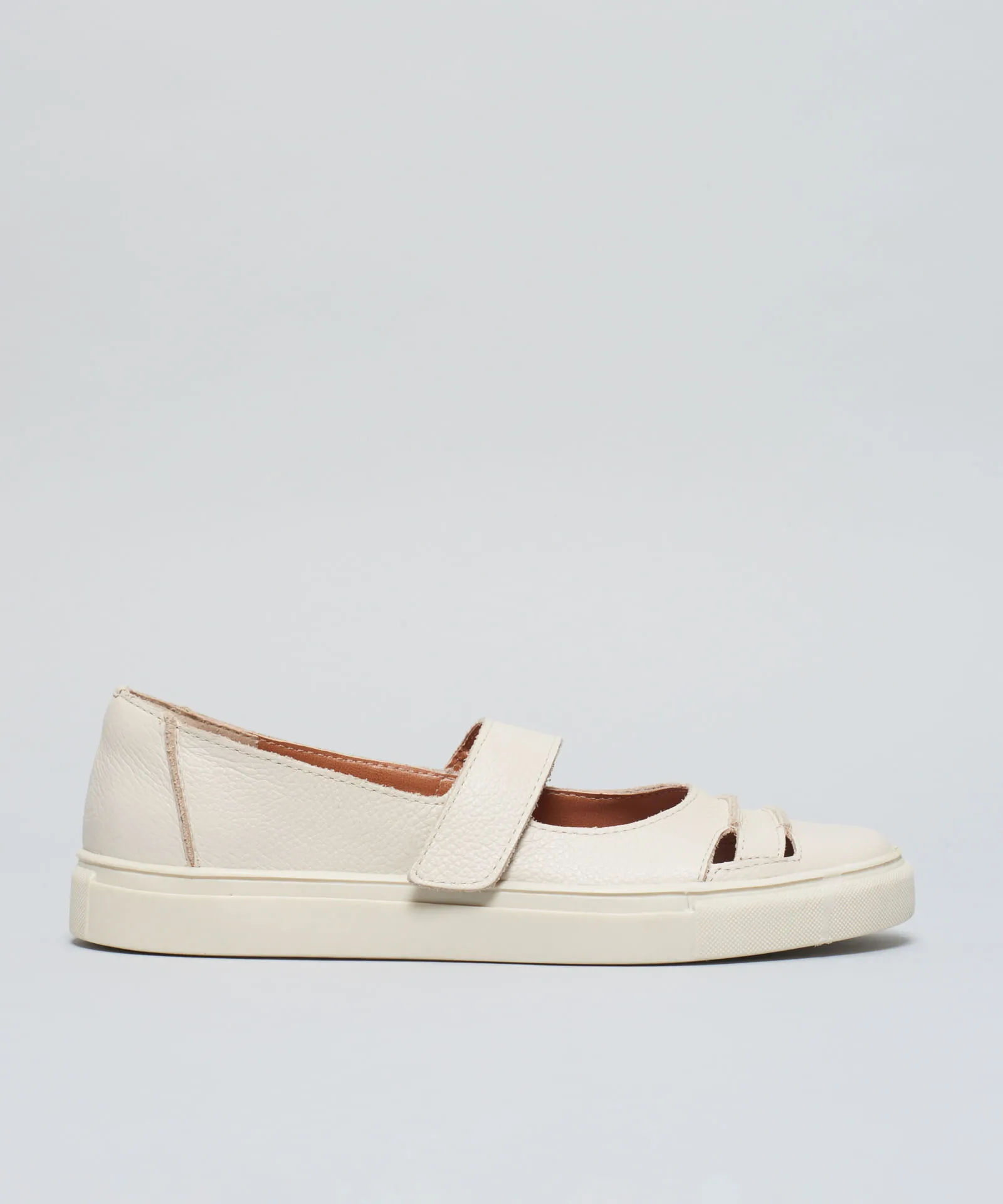 01010726_0006_01-SAPATILHA-ABERTA-RECORTES-1