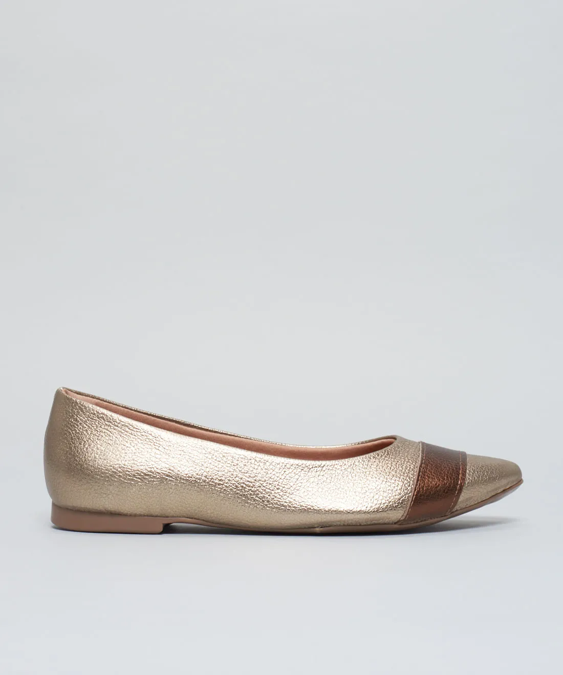 01010733_0509_01-SAPATILHA-RECORTES-BICO-FINO-1