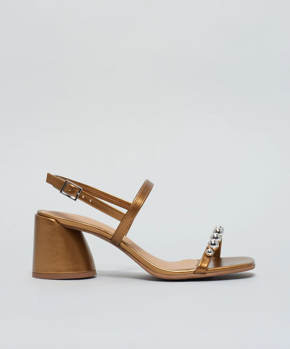 02030332_0099_01-SANDALIA-MEDIA-BOLINHA-METAL-1