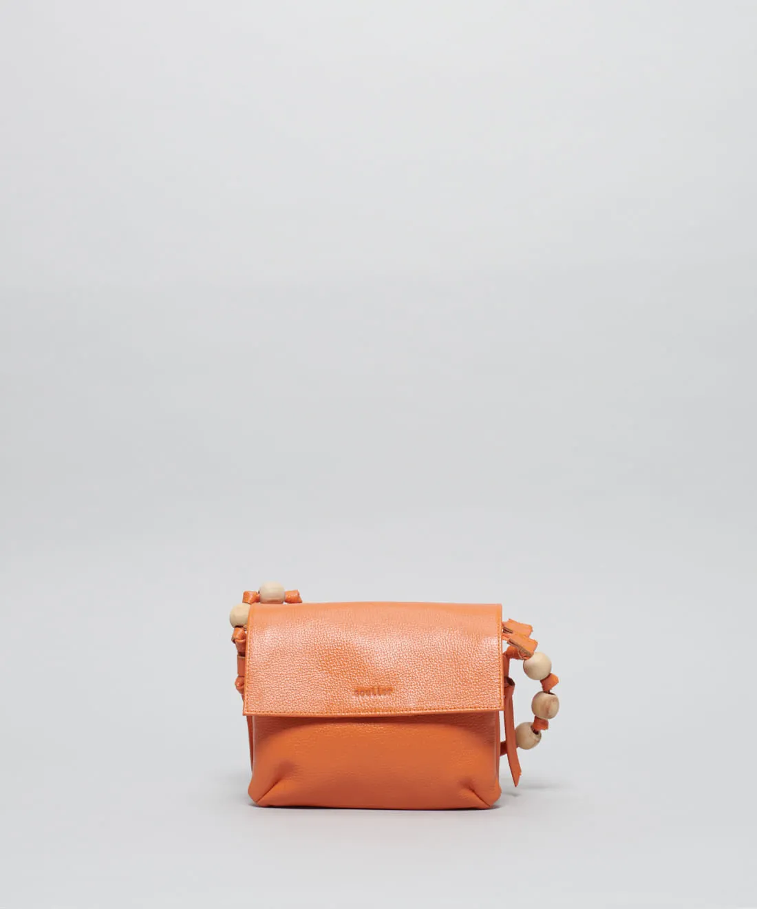 04010163_0514_01-BOLSA-P-COURO-ESFERAS-1