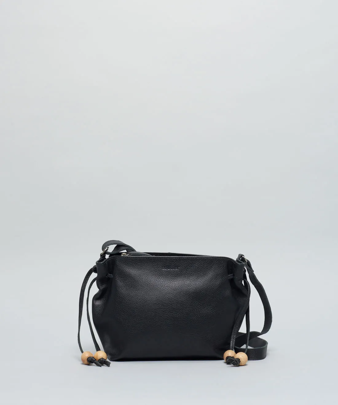 04020227_0001_01-BOLSA-M-COURO-ESFERAS-1