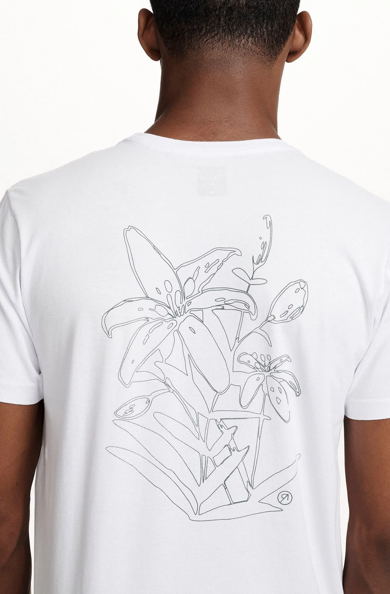 8353CCZ00244_900_1-T-SHIRT-MANGA-CURTA-ESTAMPA-LIRIO-DE-ALGODAO-VERDE-1