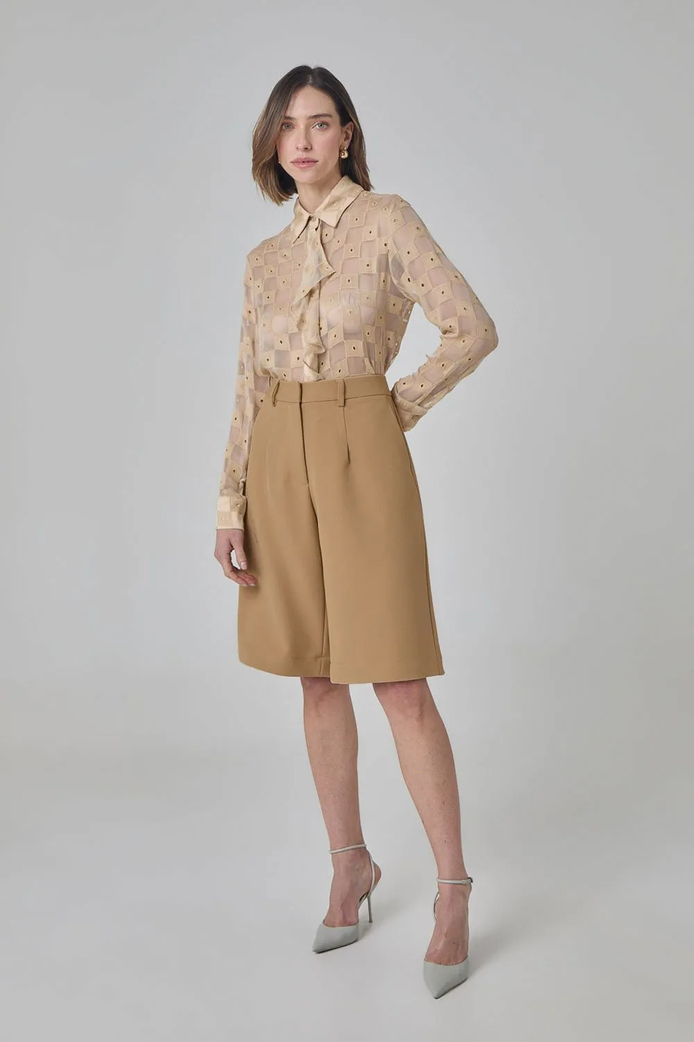 Bermuda-alfaiataria-em-twill-marrom-3250441-1-1