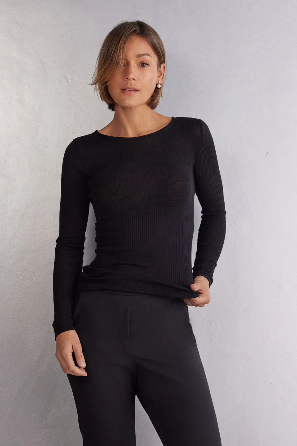 CLD49H-019-1-BLUSA-MANGA-COMPRIDA-COM-DECOTE-AMPLO-EM-LA-E-SEDA-1