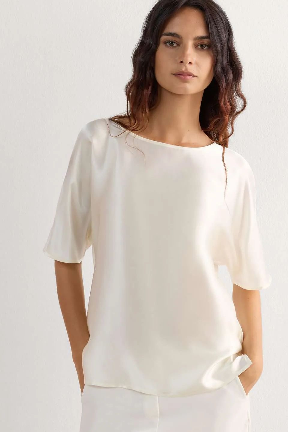 CM162M_2127_1-BLUSA-MANGA-CURTA-EM-SEDA-E-MODAL-1