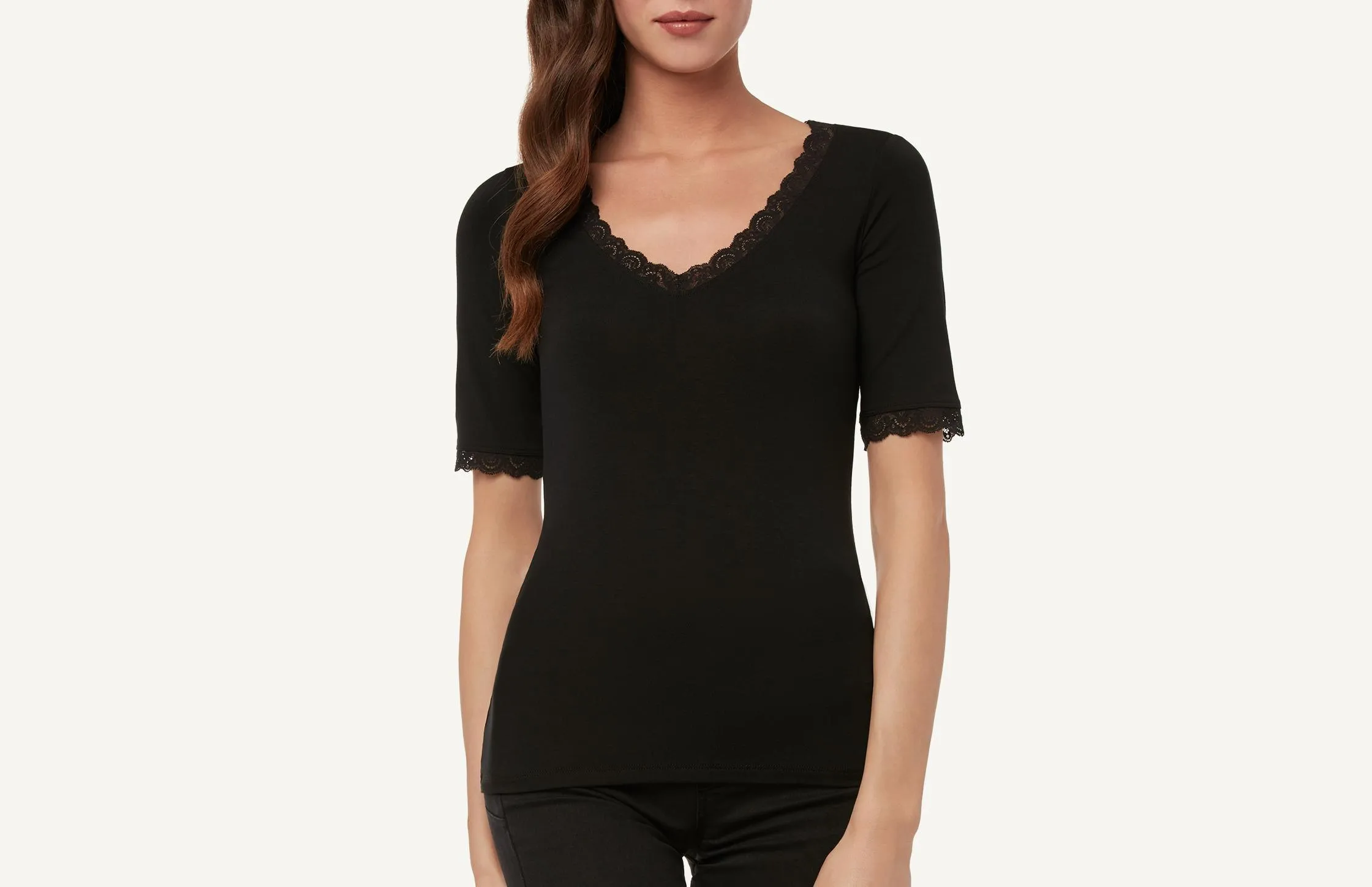 CMD59V_019_1-CAMISOLA-DE-MANGA-CURTA-EM-MODAL-COM-APLICACOES-EM-RENDA-1