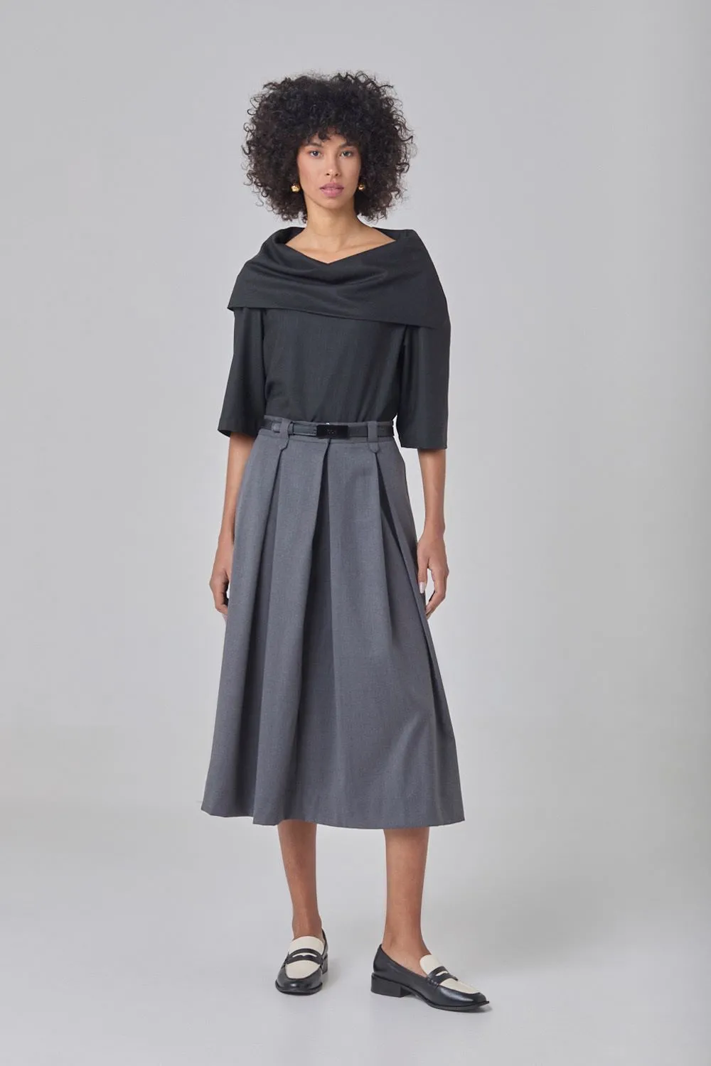 Saia-midi-Pantalona-Pregas-em-La-Fria-chumbo-3251801-1-1.jpg-1